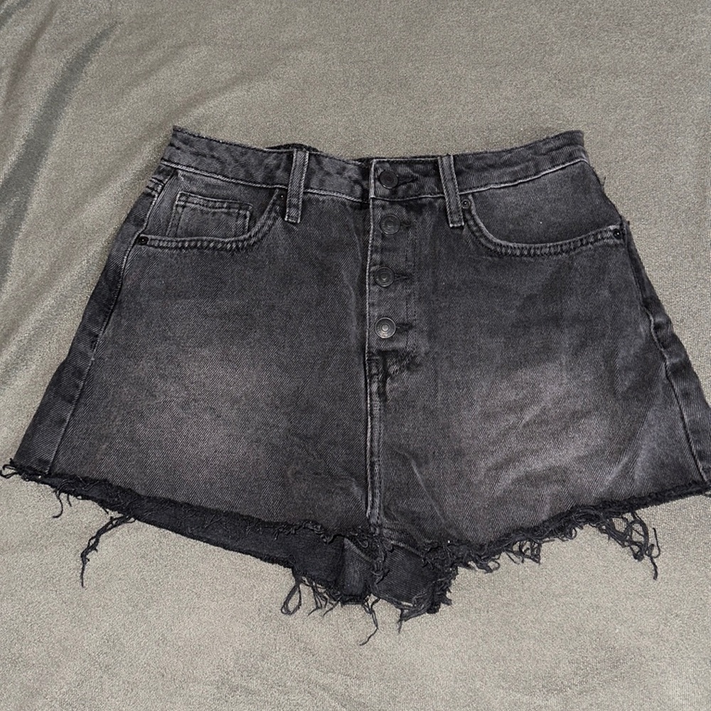 Forever 21 Black Washed Denim High Rise Cut Off Shorts Sz. 27